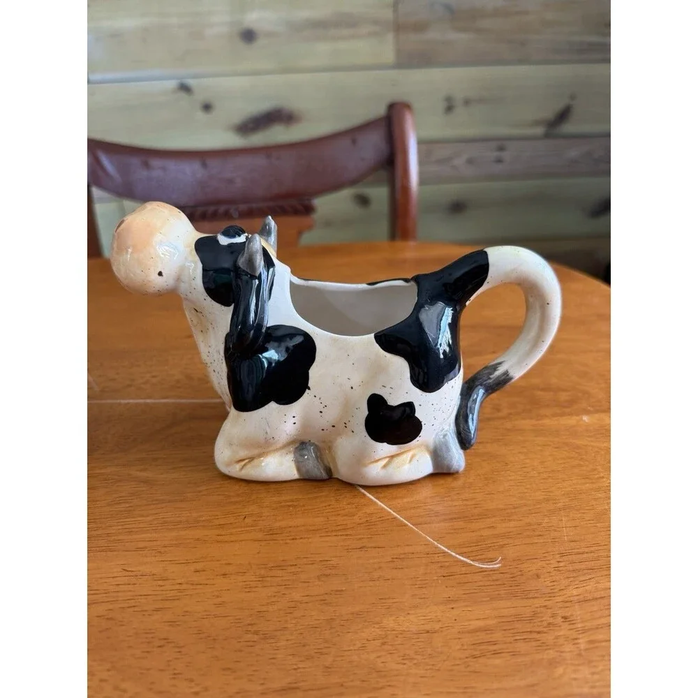 CERAMIC HAPPY COW CREAMER HOME ESSENTIALS AND BEYOND BLACK AND TAN READ
